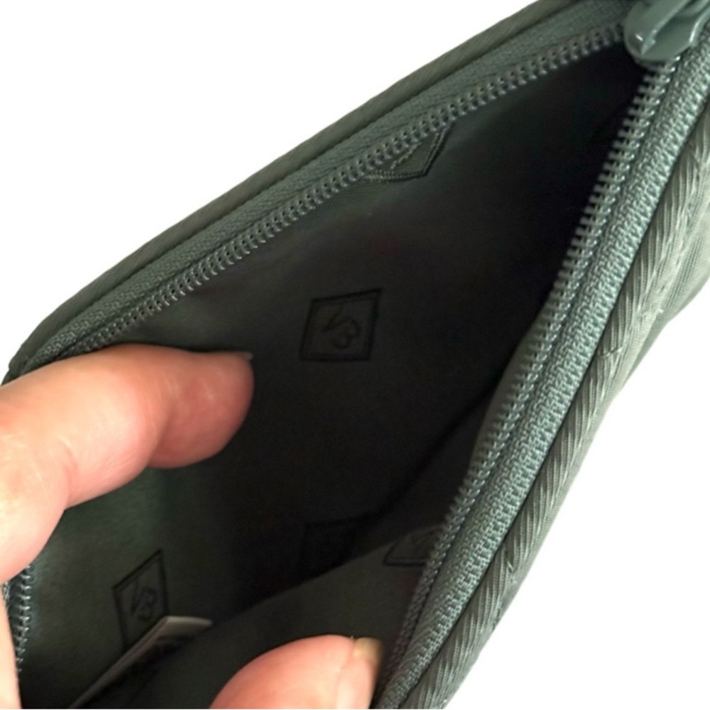 Vera Bradley Slim Card Holder Case Zippered Change Purse Quilted Olive Green - Picture 5 of 9